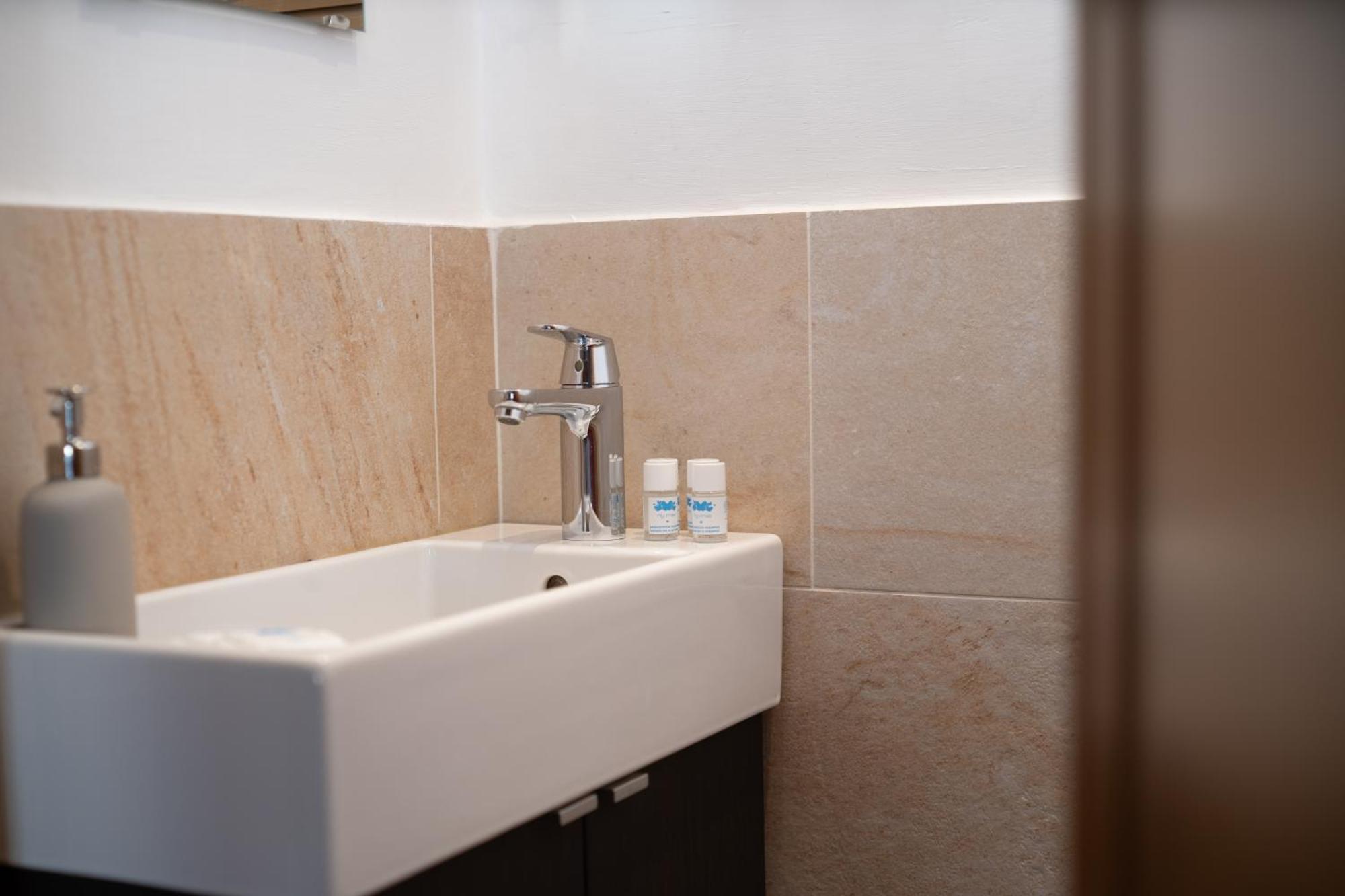 Cimabue - Spacious In The Heart Of Apartamento *